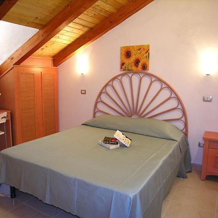 Hotel Resort Rocca Di Vadaro Capo Vaticano Room photo